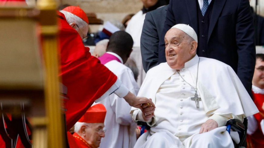 Papa Francisco sorprende en Domingo de Ramos con gestos de cercanía