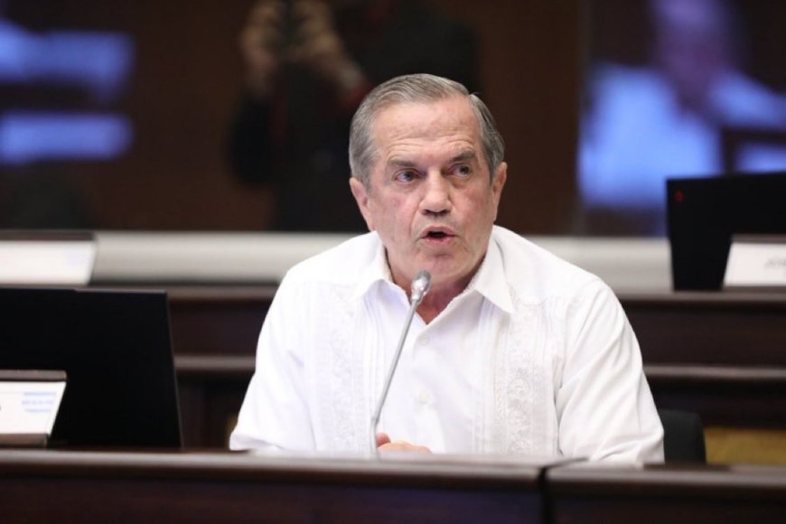 Ricardo Patiño pone trabas a convoy humanitario. @RicardoPatinoEC detalla que un convoy humanitario debe cumplir estándares internacionales: neutralidad, identificación, manifiesto de carga y coordinación con comunidades