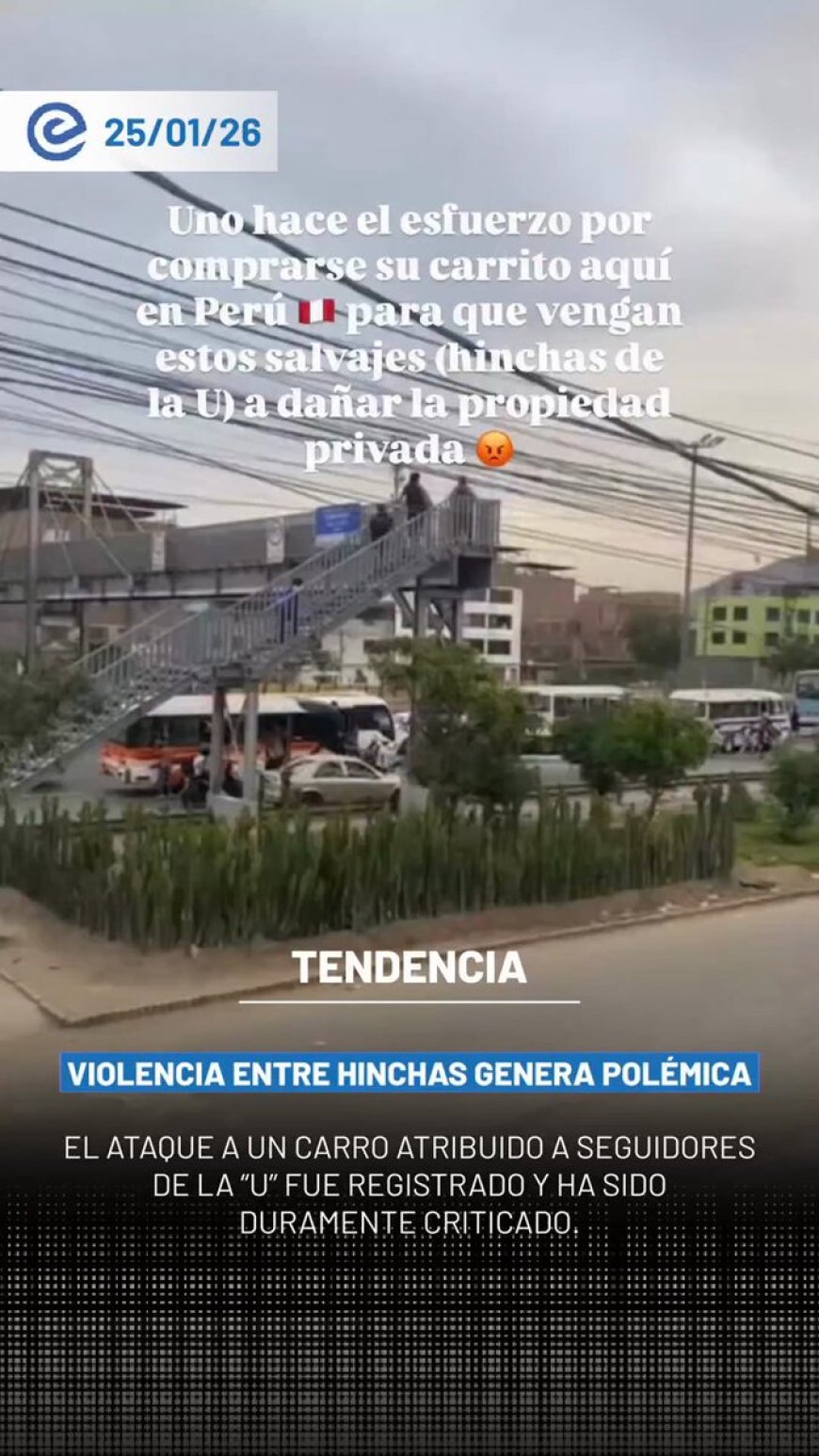 🔵 En Perú, un grupo de hinchas de Universitario protagonizó actos de violencia al destruir el vehículo de una mujer que se encontraba estacionado en la zona y que no participaba en la celebración.