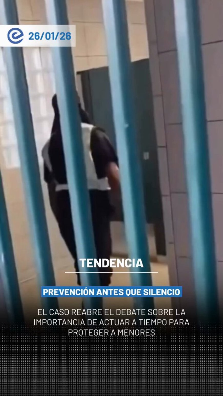 🔵 Un padre fue alertado por sus hijas tras detectar un comportamiento inusual dentro de un baño público, situación que derivó en una rápida intervención.