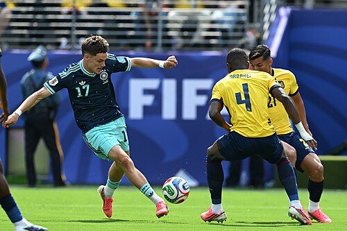 Aston Villa se acerca al Brujas por Joel Ordóñez