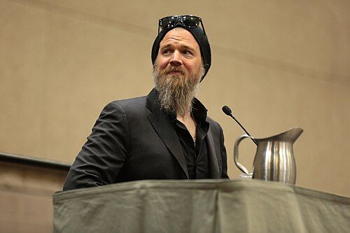 Ryan Hurst deja 'God of War' por lesión; Sony busca reemplazo urgente