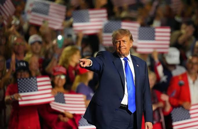 Trump promete pagar 5 mil dólares por adulto bajo control republicano del Congreso