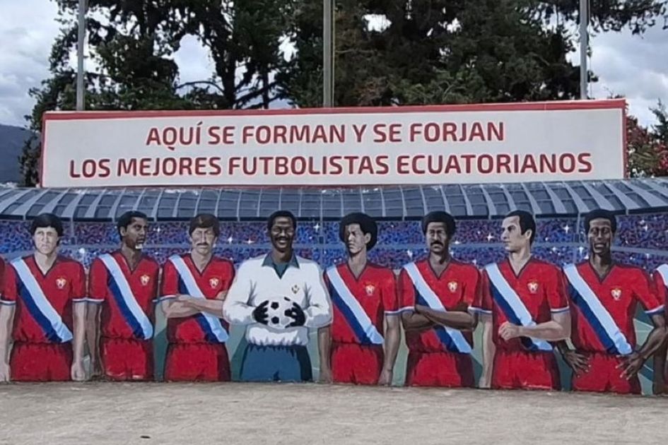 Antonio Valencia queda fuera del 11 histórico de El Nacional