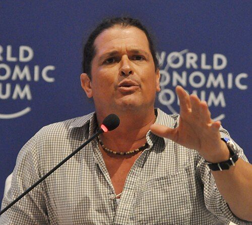 Carlos Vives llega a Ecuador con 'Tour al Sol' y reflexiona sobre solidaridad