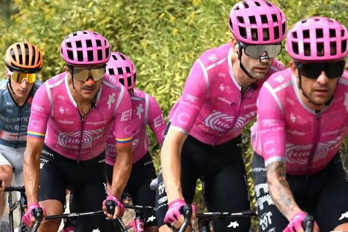 Richard Carapaz termina cuarto en la Vuelta a España tras ataque fallido