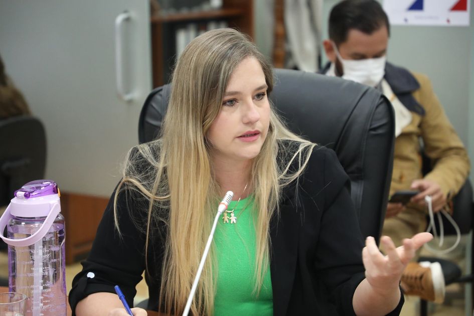 Ana Belén Cordero niega alianzas electorales entre CREO y Revolución Ciudadana para 2026