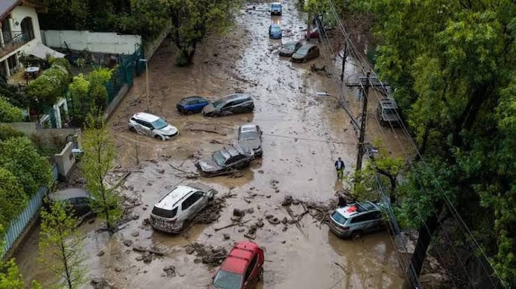 Aluvión devastador en Chile deja carreteras intransitables y obliga a restringir el tránsito