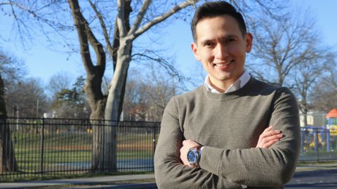 Alex Valdez: De la Guardia Nacional estadounidense al apoyo humanitario con refugiados ecuatorianos