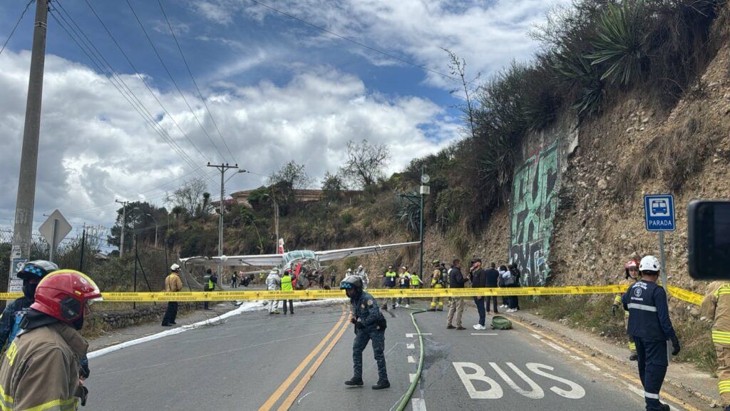 Avioneta pierde pista en aeropuerto Mariscal Lamar y activa protocolos de seguridad aérea
