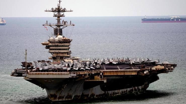 El portaaviones estadounidense Abraham Lincoln recaló en Tailandia para mantenimiento