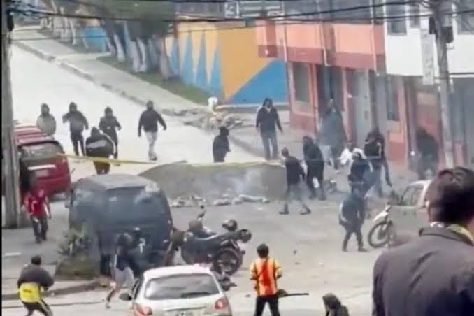 Enfrentamientos entre hinchas de Liga y Aucas no dejan detenidos