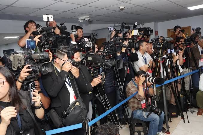 El compromiso ético del periodismo ecuatoriano frente a los desafíos informativos