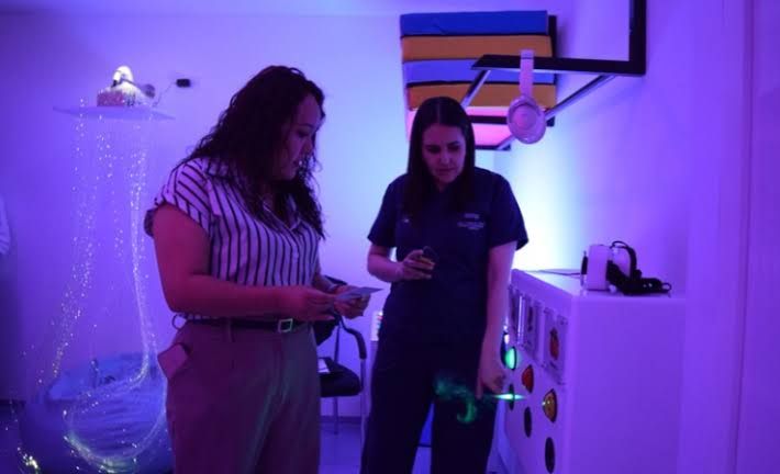 Gobierno inaugura primera sala multisensorial para niños con autismo en Cuenca