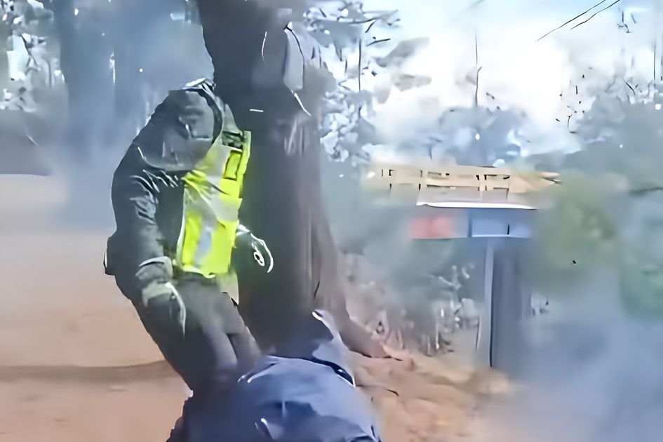 Agentes de tránsito detienen a sospechoso por intento de incendio forestal en Guápulo