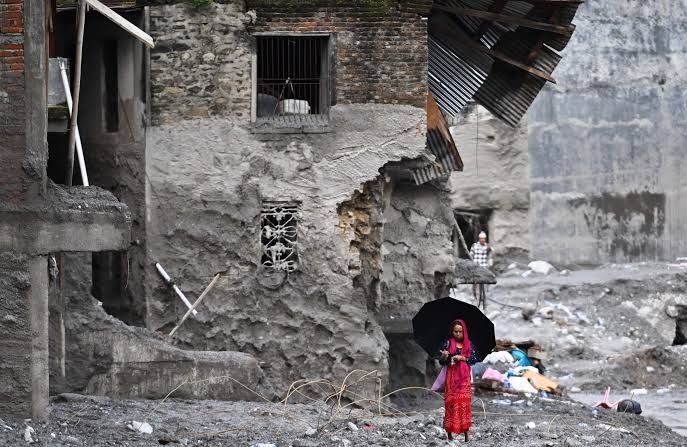 Nepal y China: El balance de víctimas supera el millar por la devastadora riada del 1 de septiembre