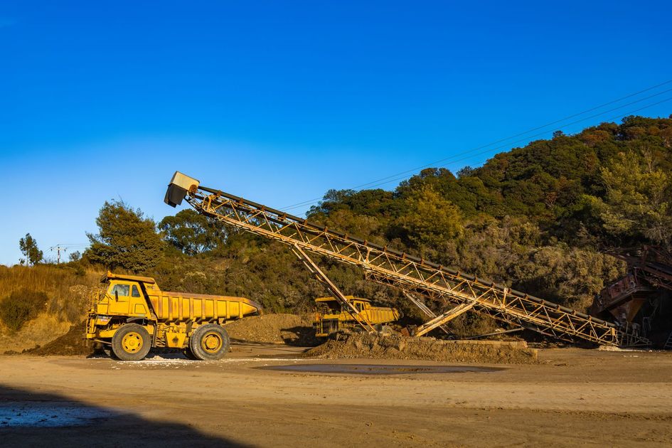 Operativo contra minería ilegal afecta economía de grupo delictivo en Santo Domingo