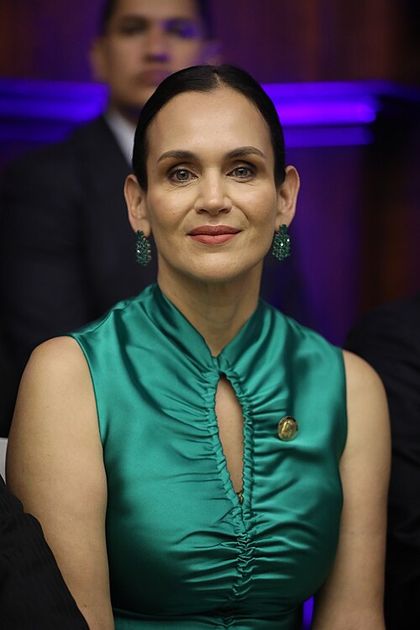 Ministra Inés Manzano descarta apagones en Ecuador pese a déficit de 1.000 megavatios por estiaje