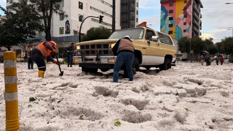 Quito habilita paso a desnivel de Atahualpa tras granizada histórica