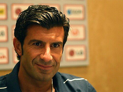 Luis Figo exige dimisión de Infantino por plan privatizador FIFA