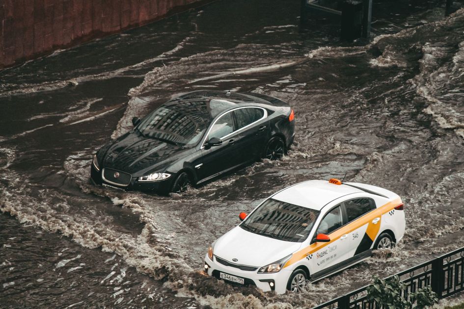 Lluvias en Guayaquil dejan calles inundadas en más de 40 sectores