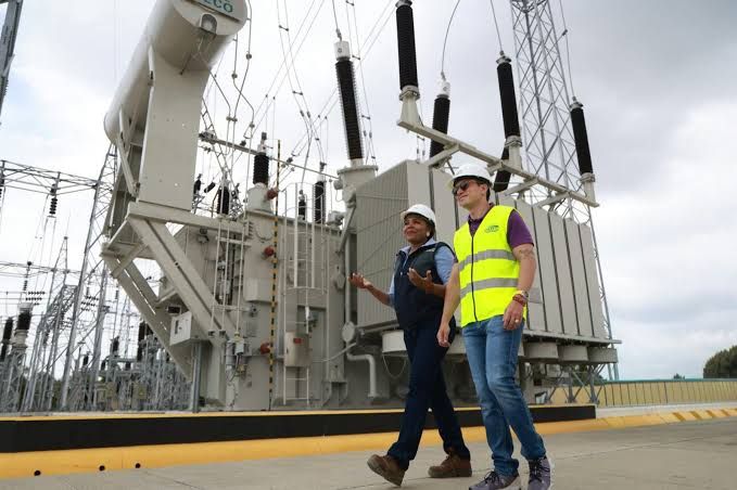 Gobierno de Noboa impulsa 1260 MW eléctricos en 2027-2028 con estrategia mixta térmica e hidroeléctrica