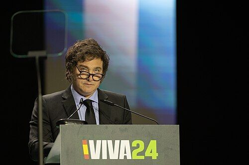 Javier Milei confirma su candidatura a la reelección presidencial en Argentina para 2027