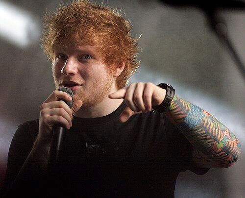Macklemore dona 1 millón de dólares tras ser expulsado del tour de Ed Sheeran