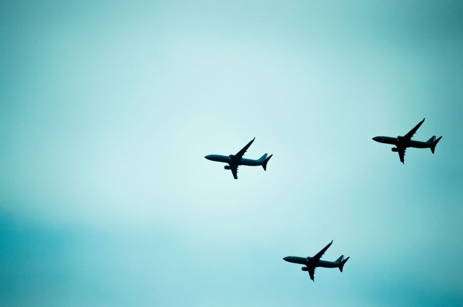 Tensiones entre EE.UU. e Irán podrían encarecer los boletos de avión a nivel global
