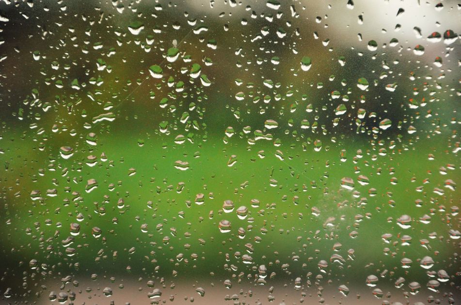 Inamhi emite alerta roja por lluvias intensas y vientos en Litoral
