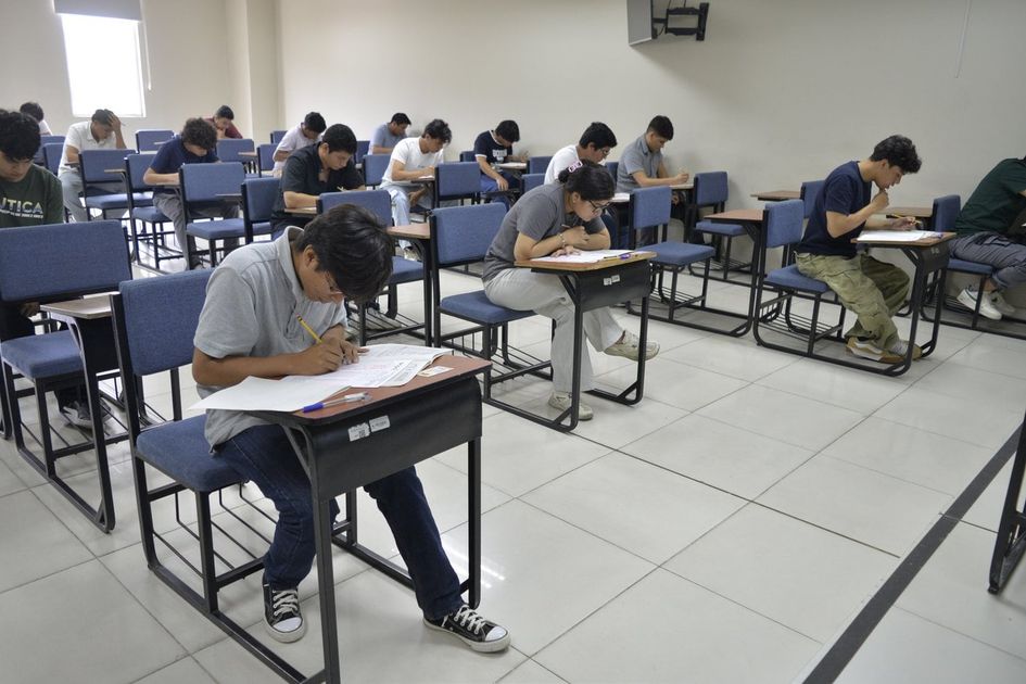Ecuador enfrenta crisis educativa: adolescentes fallan al analizar evidencia científica según PISA