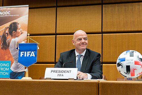 Alejandro Domínguez respalda a Gianni Infantino y defiende su gestión