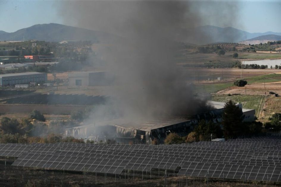 Trágico accidente aéreo en Atenas deja dos pilotos muertos durante exhibición acrobática