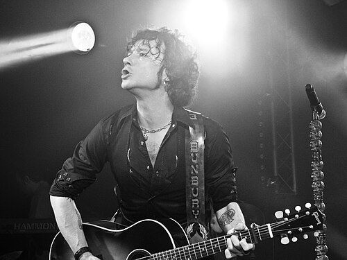 Enrique Bunbury lanza 'De un siglo anterior': Un viaje musical al pasado