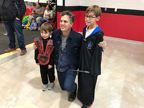 Mark Ruffalo critica la fusión de Paramount y Warner como lucha contra oligarcas