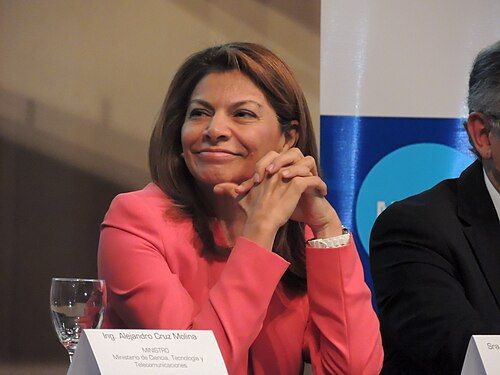 Laura Chinchilla nombra a Rodrigo Chaves como superministro con inmunidad