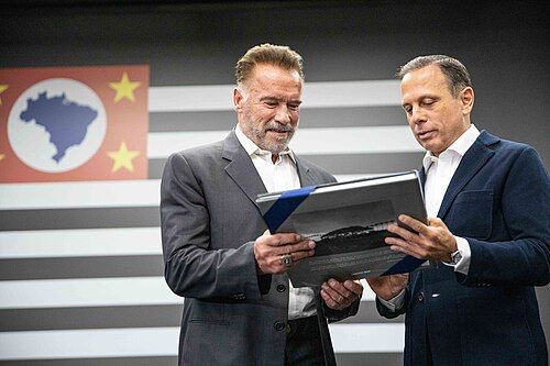 Arnold Schwarzenegger regresa al cine navideño 30 años después de 'El regalo prometido'