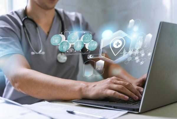 Gobierno prioriza digitalización sanitaria integrando 1.742 establecimientos del MIES y MSP