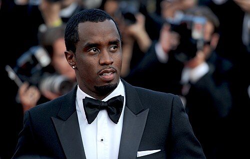 Sean Combs traslada su reclusión al hospital tras sufrir lesiones en la cabeza y regresa inmediatamente