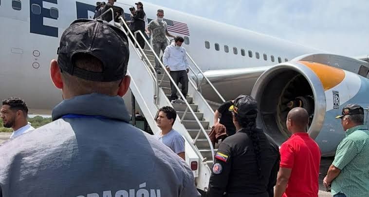387 venezolanos repatriados desde EE.UU. llegan a Venezuela