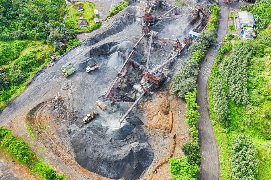 Fuerzas Armadas inhabilitan 25 ingresos a minas ilegales en Ecuador