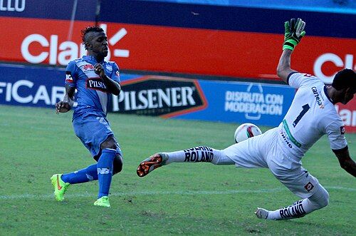 Emelec separaría a Miller Bolaños tras ser detenido por violar el toque de queda en Guayaquil