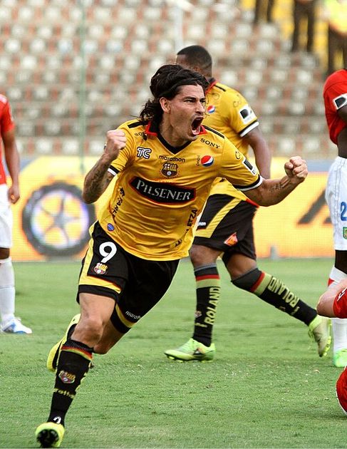 Técnico Universitario oficializa a Ismael Blanco como nuevo director técnico