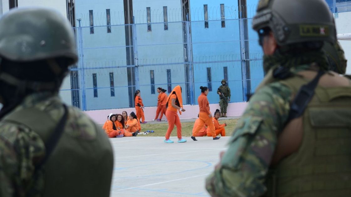 Ejército abre investigación tras denuncias de presuntos abusos sexuales en centro penitenciario femenino del Guayas