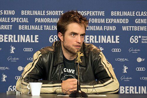 Robert Pattinson estremece con su interpretación de Chris Hansen en Venecia