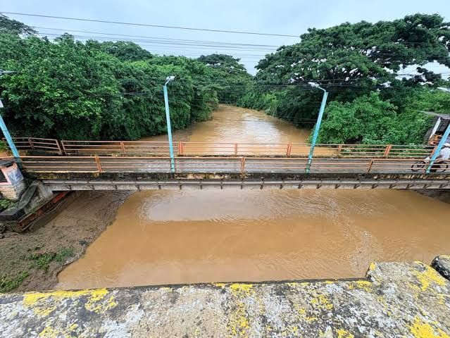 Tenguel enfrenta emergencias por lluvias intensas en la periferia sur de Guayaquil