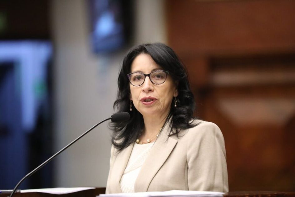 Jueza ordena prohibición de salida para Solanda Goyes por tráfico de influencias