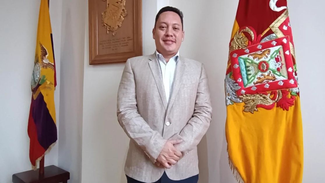 Fiscalía pide procesar a Cristian Zamora por enriquecimiento ilícito mientras anuncia viaje médico