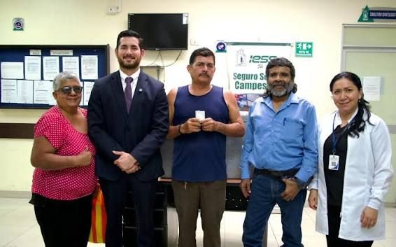 Gobierno de Noboa impulsa entrega de insulina para zonas rurales del IESS