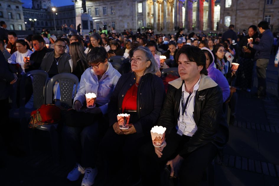 Colombia rinde homenaje a 331 víctimas del terremoto con gran velatón